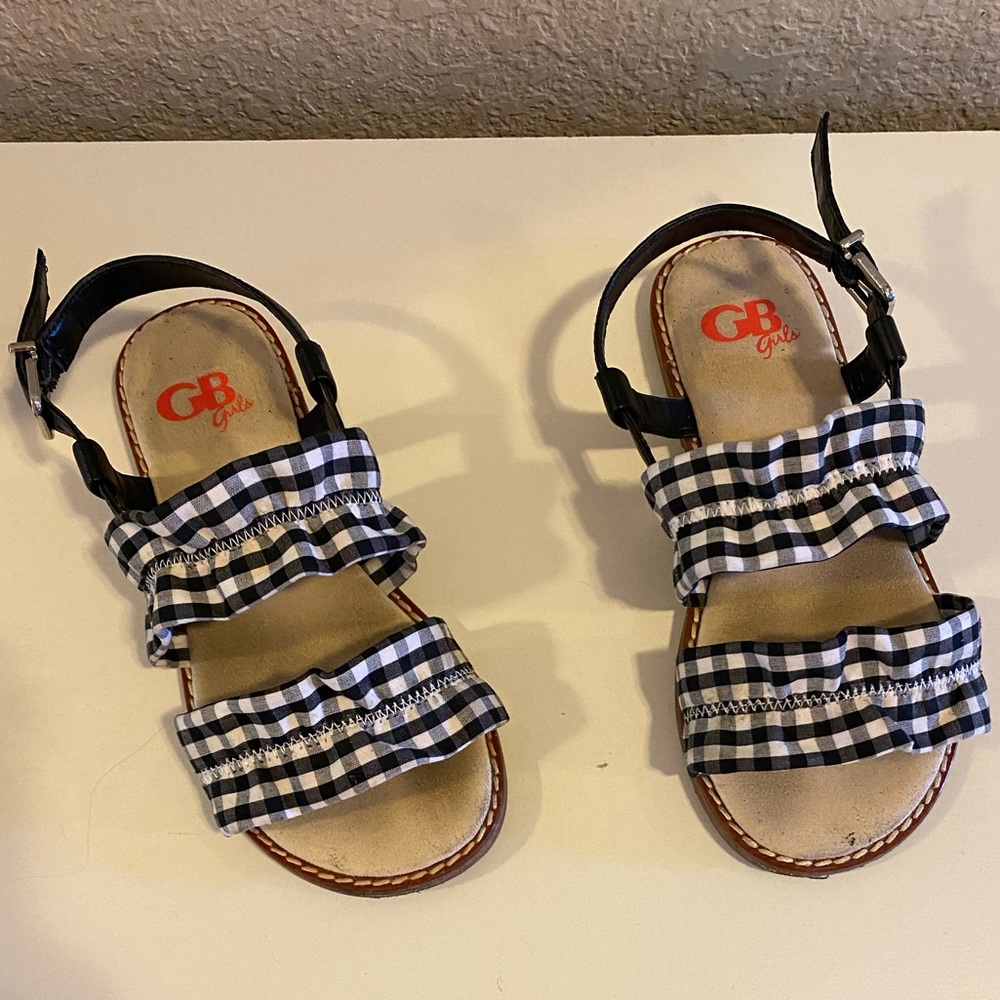 Girl darling sandals